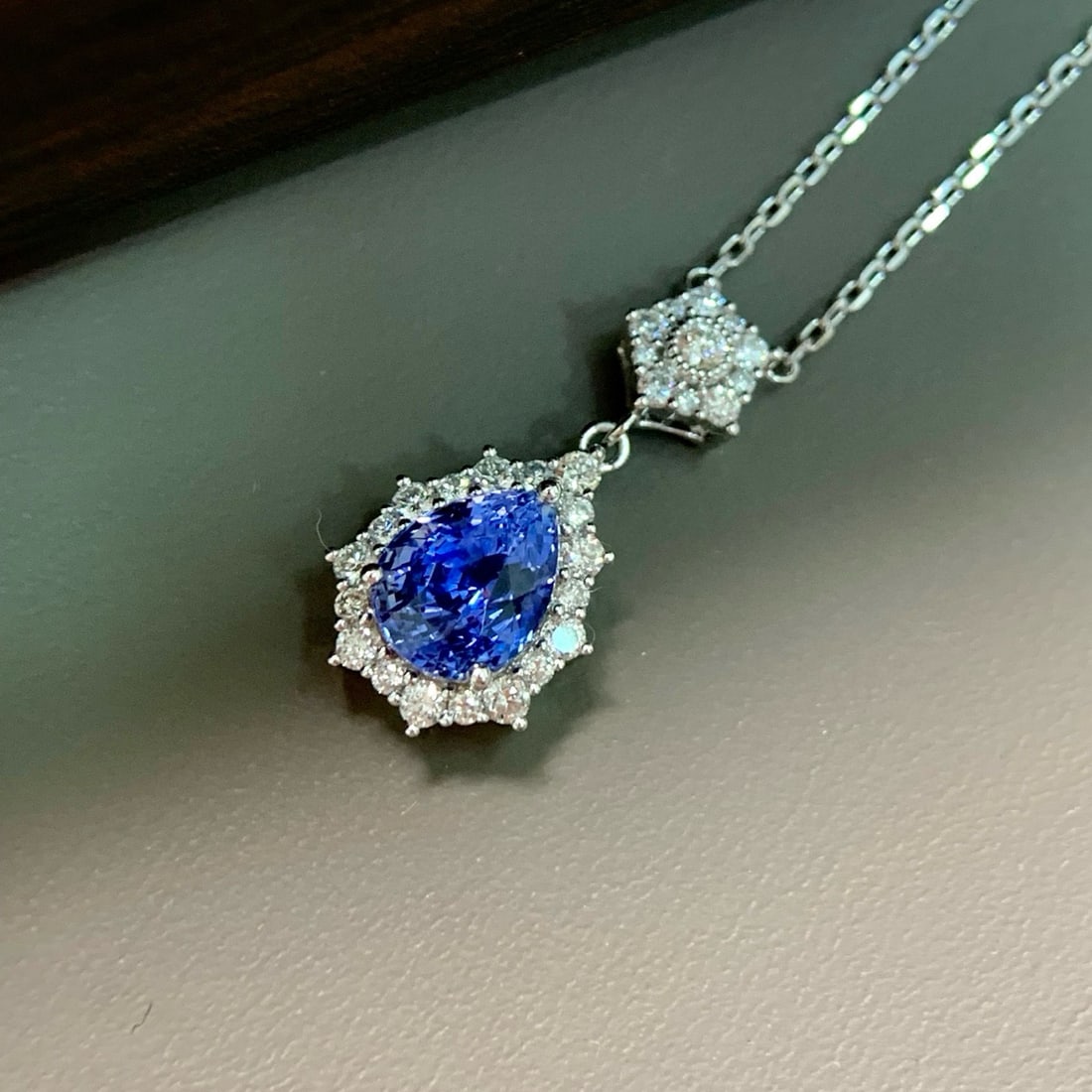 14k Gold 1.81 Ctw Natural Sapphire & Diamond Necklace: Ref:231062375 // gold content:14k gold // main gemstone:sapphire // shape:pear // carat weight:1. 54ct // color:blue // treatment:natural // // adjacent gemstone 2 : diamond // shape:round // carat