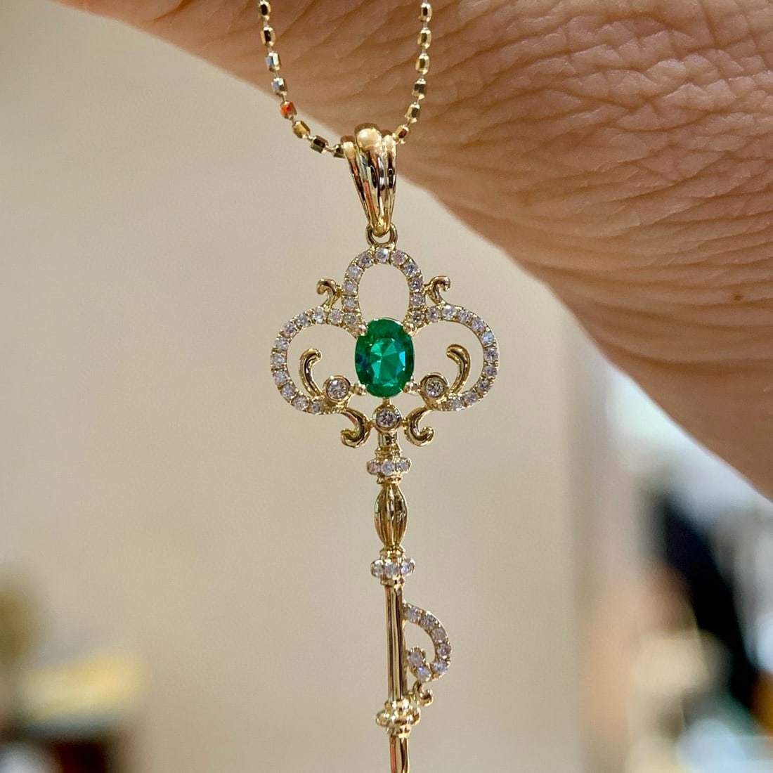 14k Gold 0.33 Ctw Vivid Green Natural Emerald & Diamond Pendant( Without Chain ): Ref:231062377 // gold content:14k gold // main gemstone:emerald // shape:oval // carat weight:0. 23ct // color:vivid green // treatment:natural // // adjacent gemstone 2 : diamond // shape:round // ca