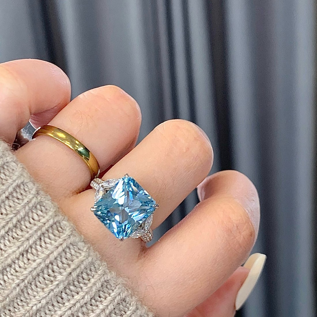 14k Gold 8.64 Ctw Natural Aquamarine & Diamond Ring - 4