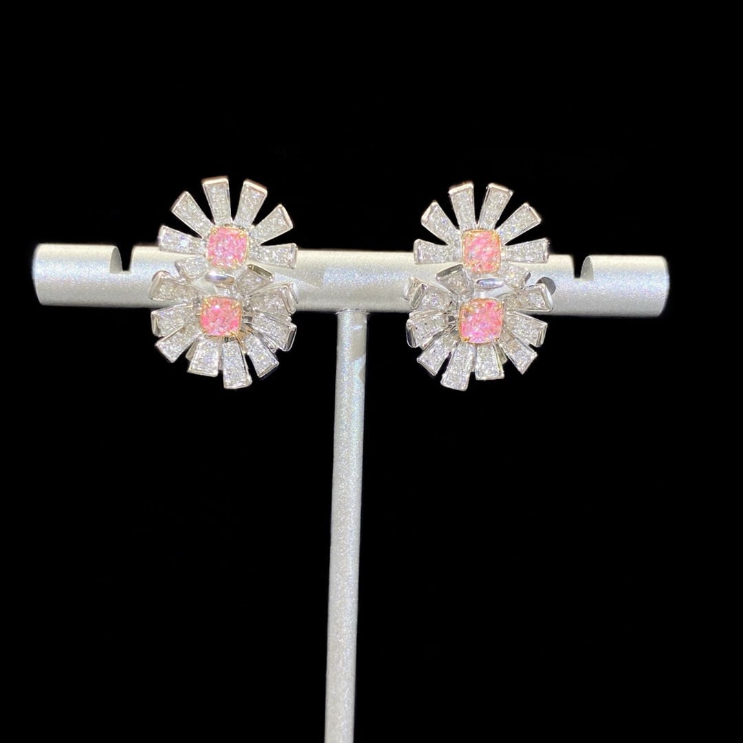 Gia Certified 14k Gold 1.74 Ctw Natural Pink Diamond & Diamond Earrings: Ref:231062384 // gold content:14k gold // main gemstone:pink diamond // certified:gia // number of stones:4 // shape:cushion // carat weight:1. 09ct // clarity grade:vs-si // color:pink // treatment:n