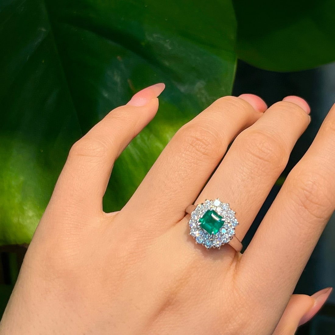 14k Gold 1.98 Ctw Vivid Green Natural Emerald & Diamond Ring - 4