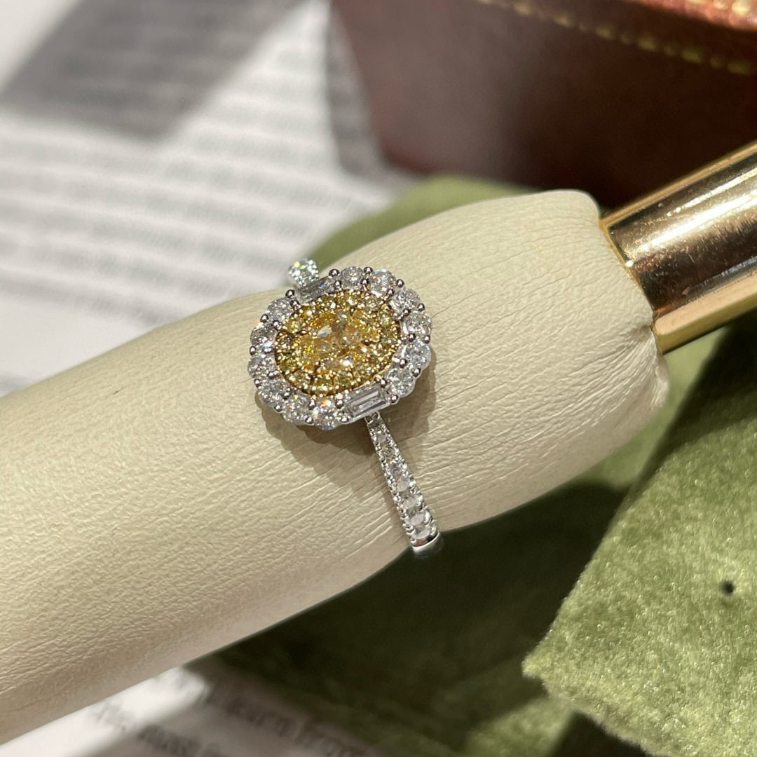 14k Gold 0.64 Ctw Natural Yellow Diamond & Diamond Ring - 4