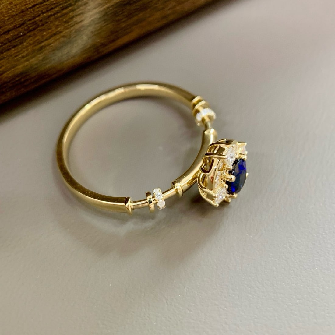 14k Gold 0.67 Ctw Natural Sapphire & Diamond Ring - 4
