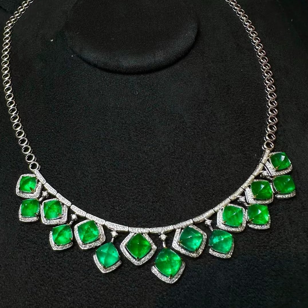 14k Gold 20.45 Ct Vivid Green Natural Emerald & Diamond Necklace - 2