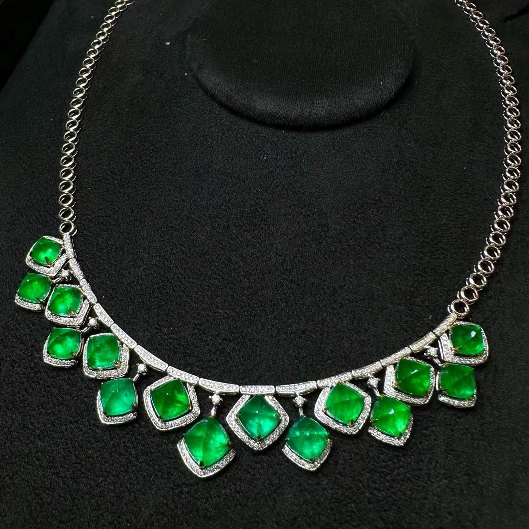 14k Gold 20.45 Ct Vivid Green Natural Emerald & Diamond Necklace - 3