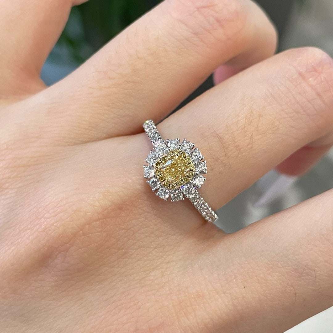 14k Gold 0.75 Ctw Natural Yellow Diamond & Diamond Ring: Ref:231062422 // gold content:14k gold // ring size:7. 25us // // main gemstone:yellow diamond // shape:cushion // carat weight:0. 25ct // color:yellow // treatment:natural // // adjacent gemstone 2