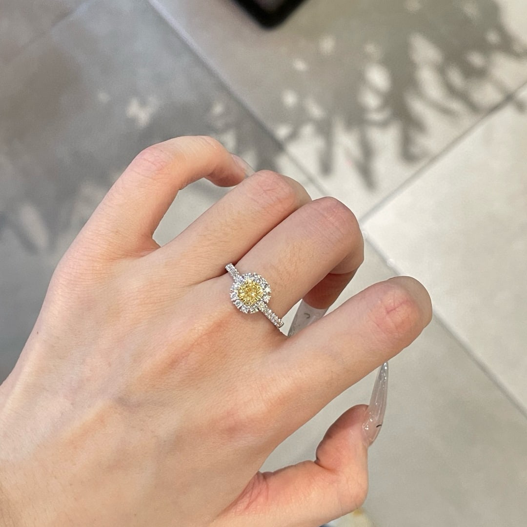14k Gold 0.75 Ctw Natural Yellow Diamond & Diamond Ring - 4
