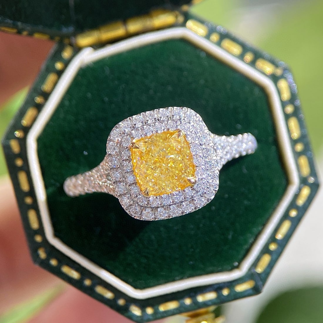 14k Gold 1.34 Ctw Natural Yellow Diamond & Diamond Ring: Ref:231062431 // gold content:14k gold // ring size:7. 25us // // main gemstone:yellow diamond // shape:cushion // carat weight:1. 01ct // color:yellow // treatment:natural // // adjacent gemstone 2