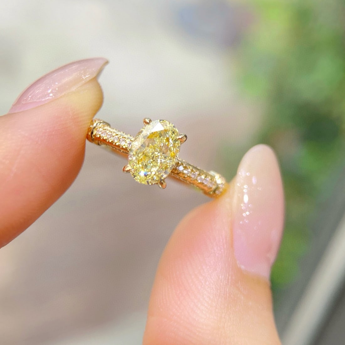 14k Gold 1.22 Ctw Natural Yellow Diamond & Diamond Ring: Ref:231062432 // gold content:14k gold // ring size:7. 25us // // main gemstone:yellow diamond // shape:oval // carat weight:1. 01ct // color:yellow // treatment:natural // // adjacent gemstone 2 :