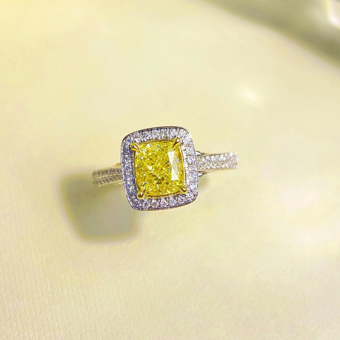 Gia Certified 14k Gold 1.63 Ctw Natural Yellow Diamond & Diamond Ring: Ref:231062433 // gold content:14k gold // ring size:7. 25us // // main gemstone:yellow diamond // certified:gia // shape:cushion // carat weight:1. 30ct // clarity grade:vvs1 // color:yellow //