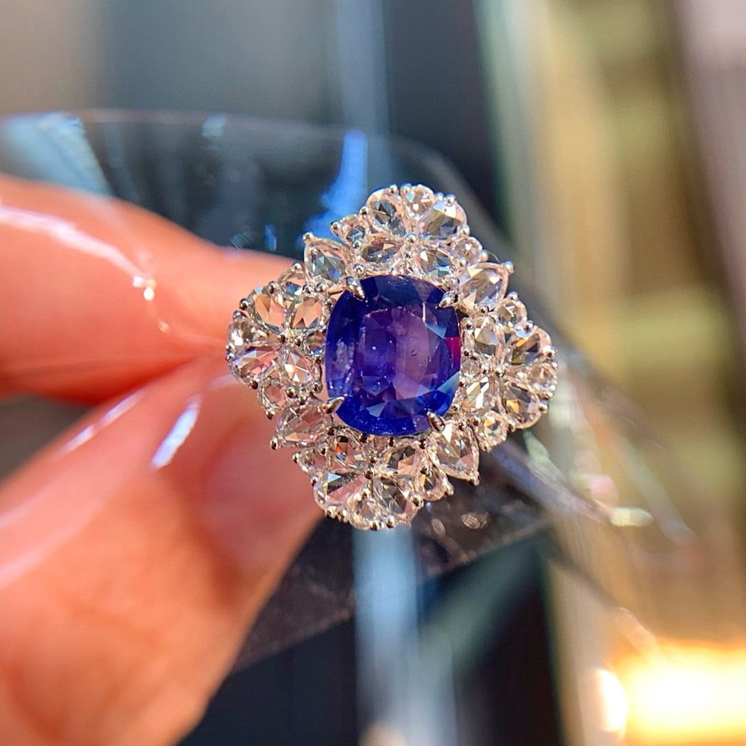 14k Gold 2.00 Ct Natural Sapphire & Sapphire & Diamond Ring - 2