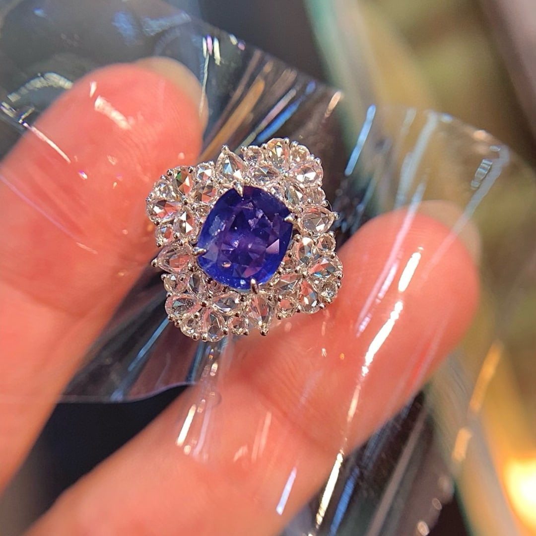14k Gold 2.00 Ct Natural Sapphire & Sapphire & Diamond Ring - 3