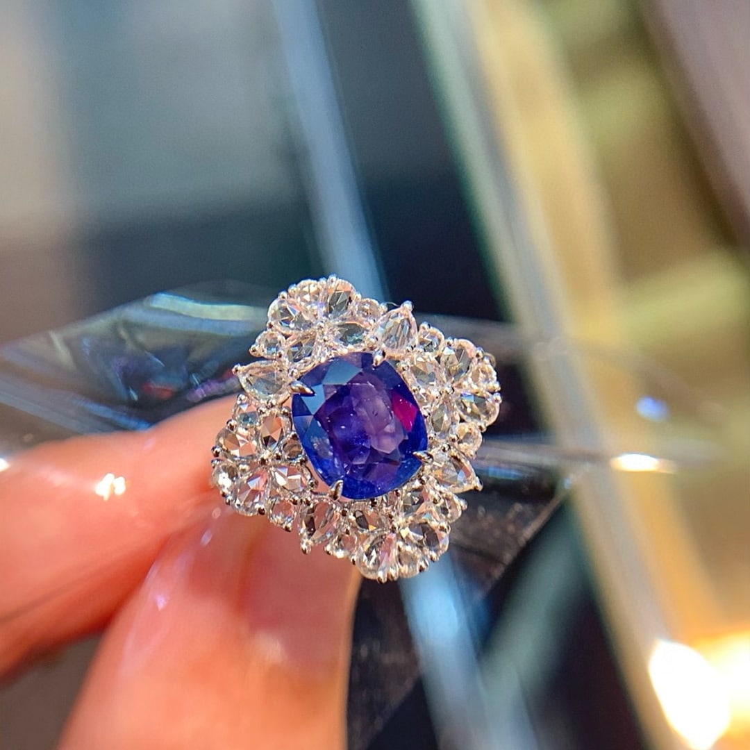 14k Gold 2.00 Ct Natural Sapphire & Sapphire & Diamond Ring - 4