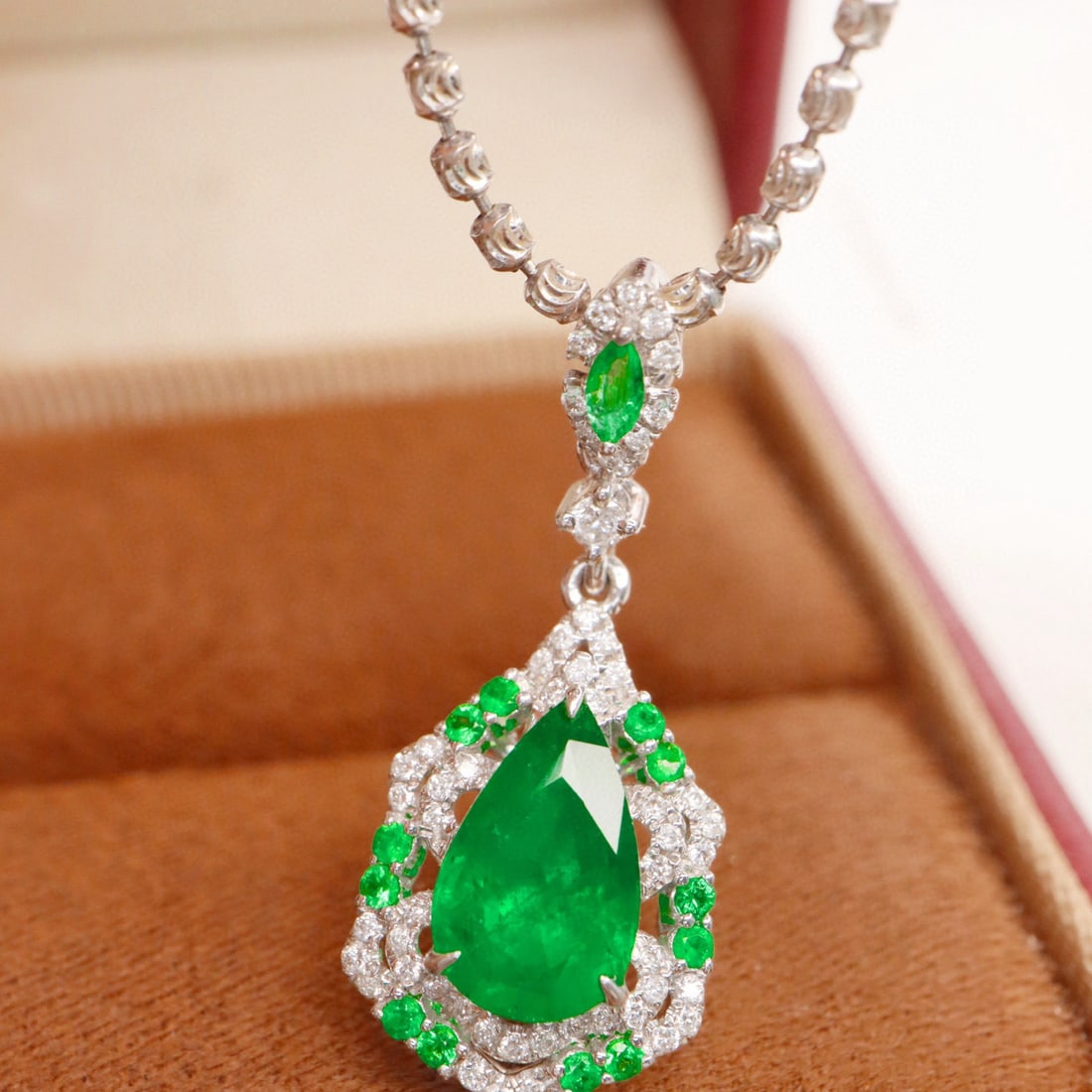 14k Gold 1.66 Ctw Vivid Green Natural Emerald & Diamond Pendant( Without Chain ) - 3