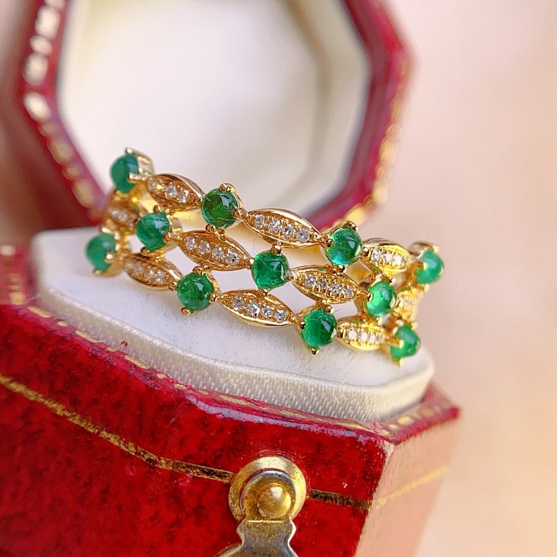 14k Gold 1.00 Ct Natural Emerald & Diamond Ring - 4