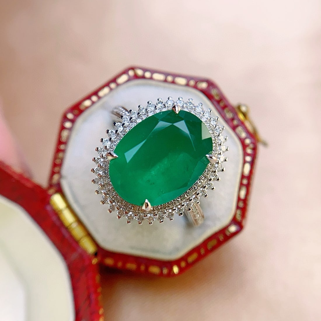14k Gold 4.75 Ct Natural Emerald & Diamond Ring - 2