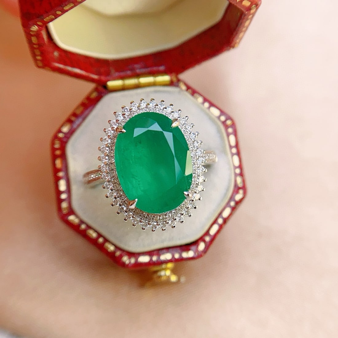 14k Gold 4.75 Ct Natural Emerald & Diamond Ring - 3