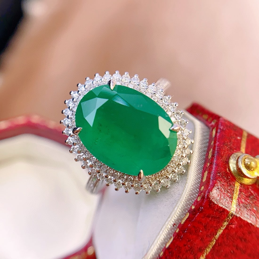 14k Gold 4.75 Ct Natural Emerald & Diamond Ring - 4