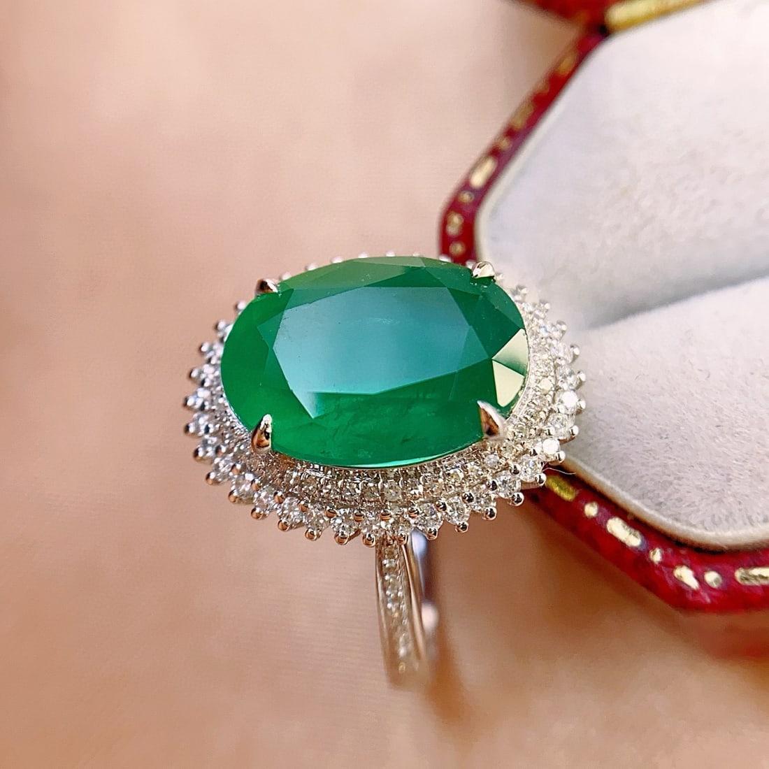14k Gold 4.75 Ct Natural Emerald & Diamond Ring - 5