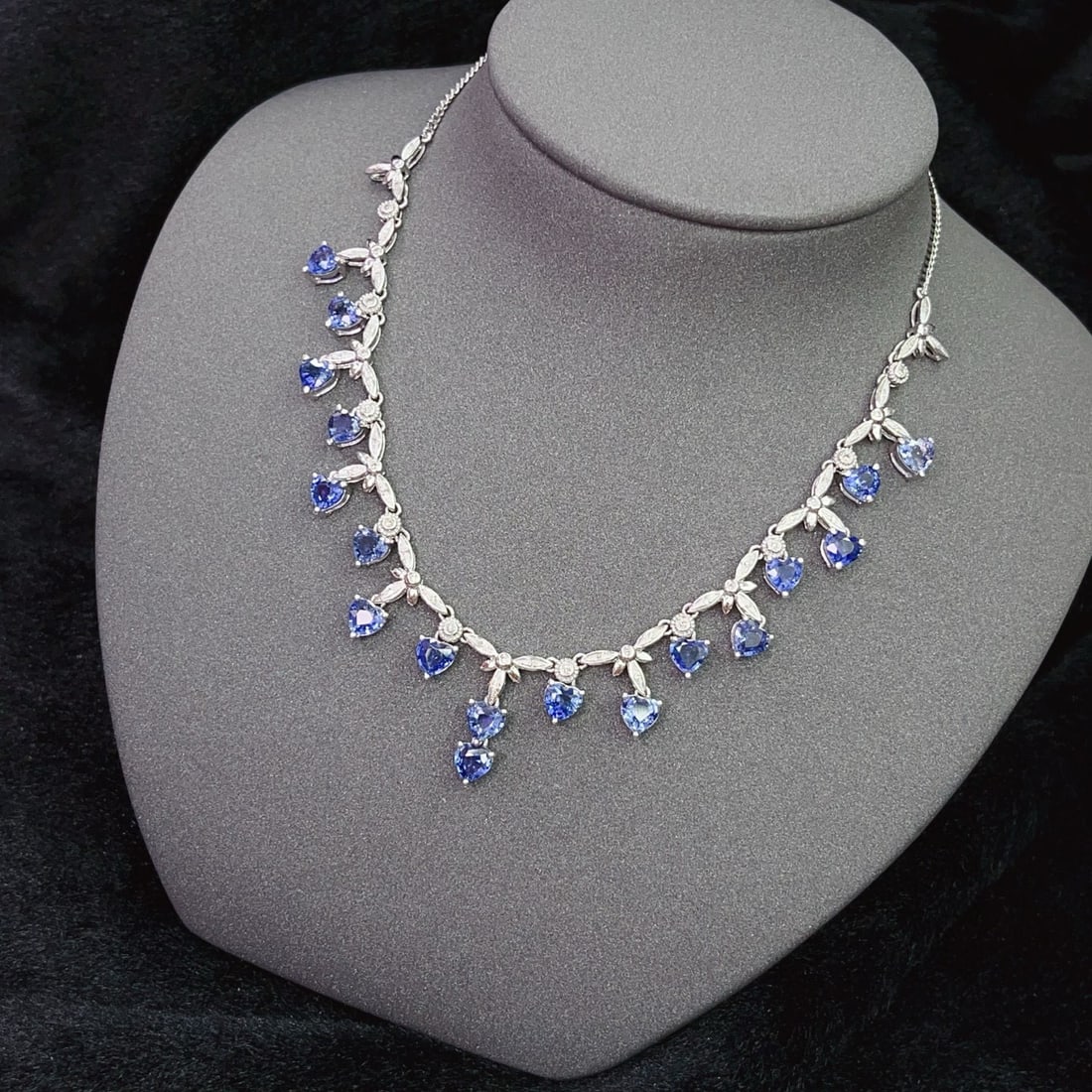 14k Gold 9.55 Ct Natural Sapphire & Diamond Necklace - 4