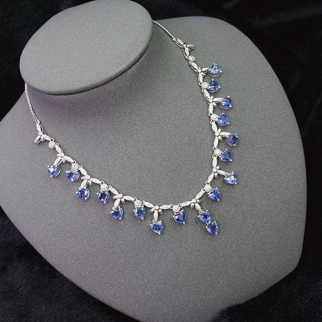 14k Gold 9.55 Ct Natural Sapphire & Diamond Necklace - 5