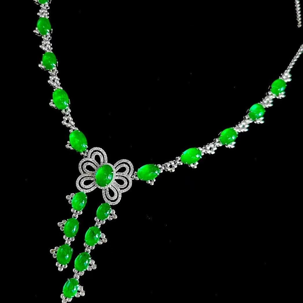 14k Gold 15 Ct Vivid Green Natural Emerald & Diamond Necklace - 2