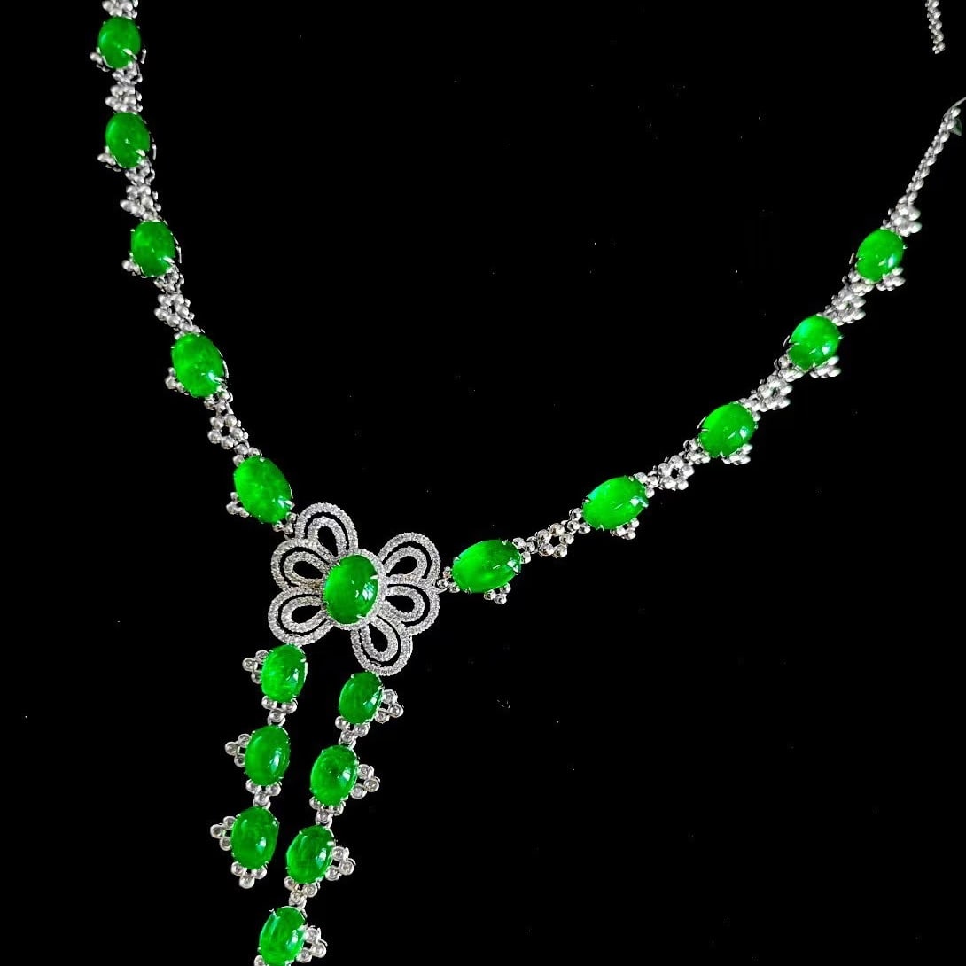 14k Gold 15 Ct Vivid Green Natural Emerald & Diamond Necklace - 4