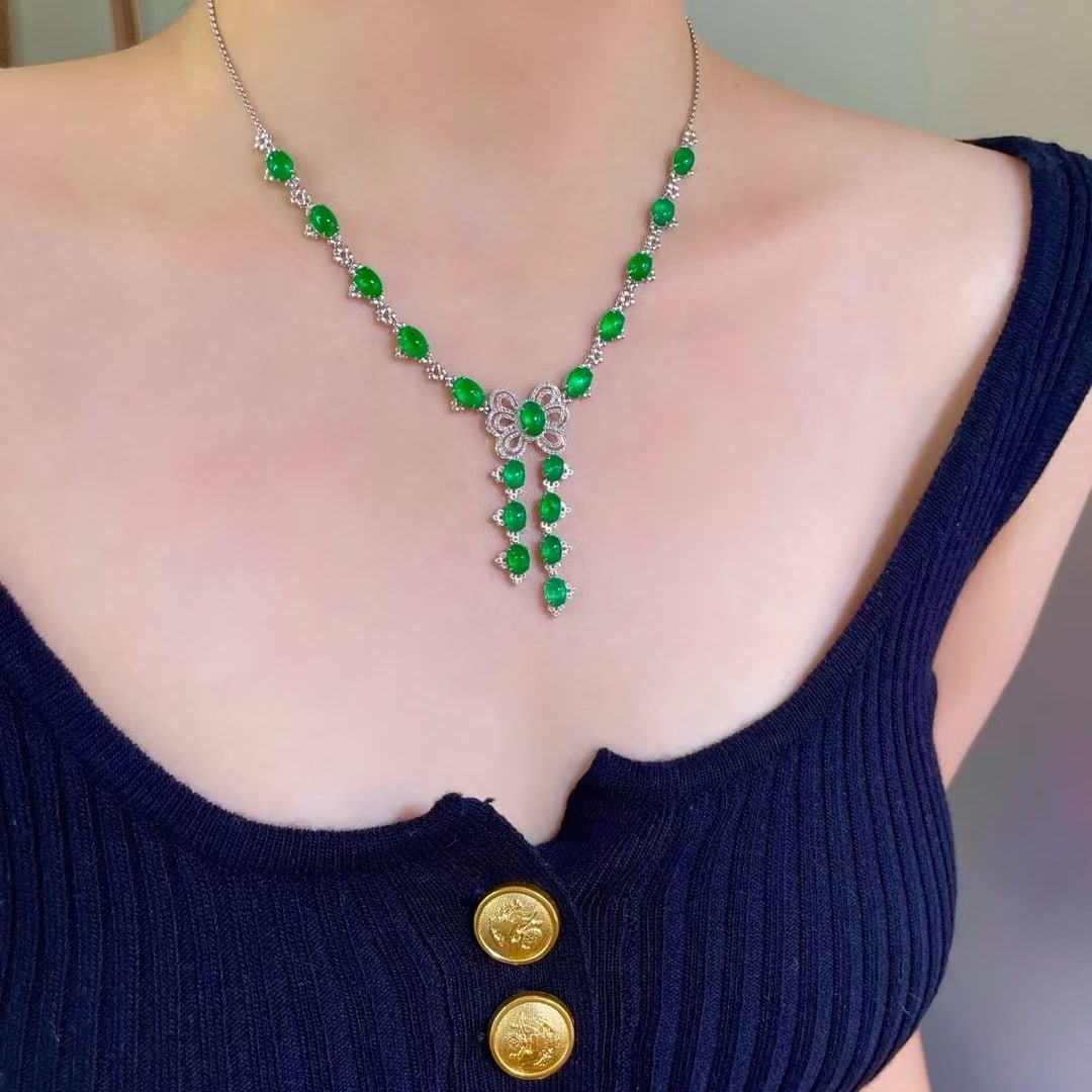 14k Gold 15 Ct Vivid Green Natural Emerald & Diamond Necklace - 7