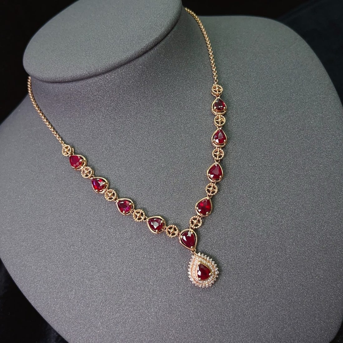 14k Gold 5.75 Ct Natural Ruby & Diamond Necklace - 2
