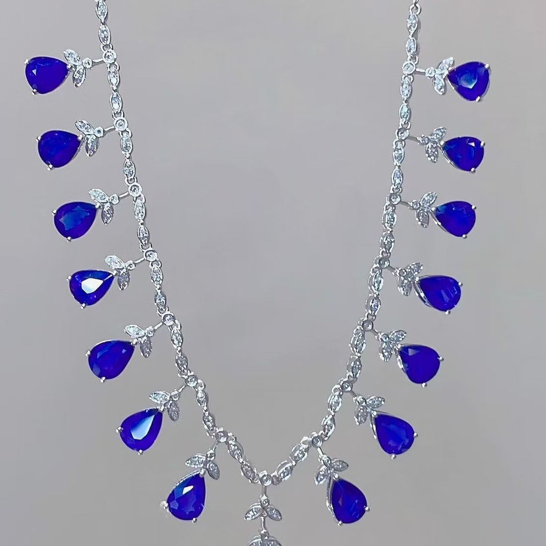 14k Gold 11 Ct Natural Sapphire & Diamond Necklace - 3