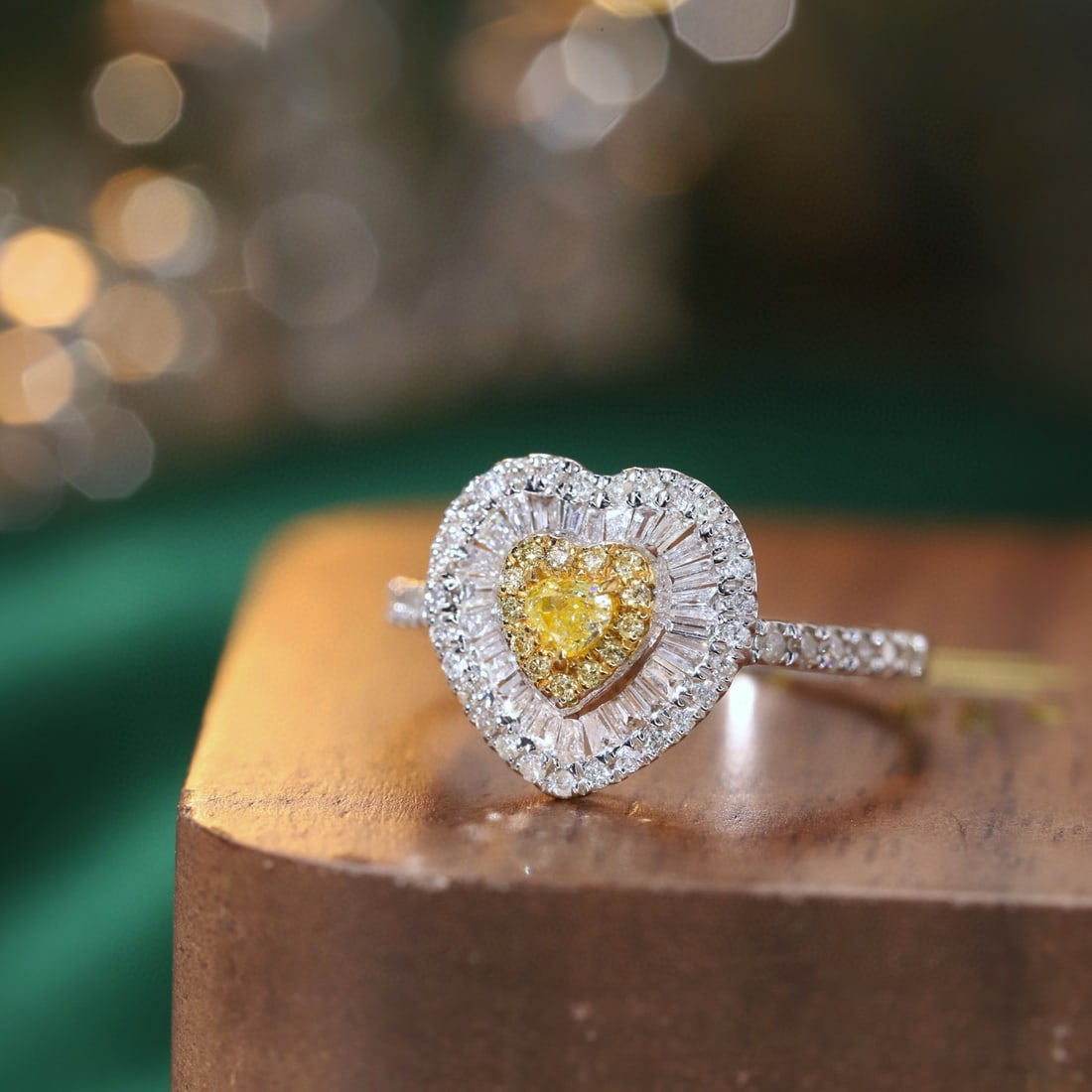 14k Gold 0.6 Ct Natural Color Diamond Ring - 7