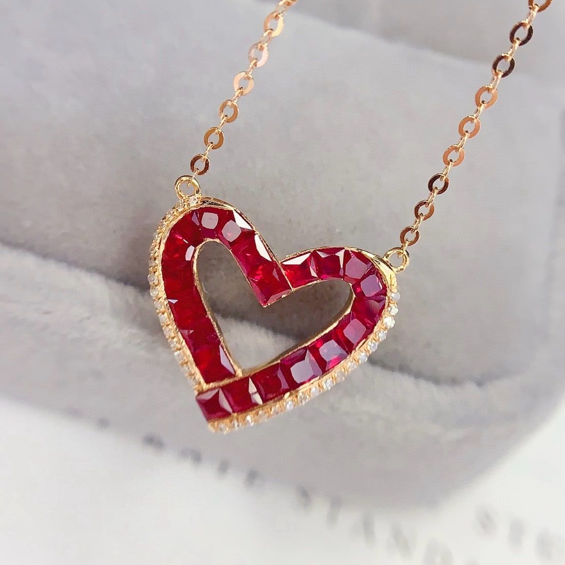 14k Gold 1.5 Ct Vivid Red Natural Ruby & Diamond Necklace - 5
