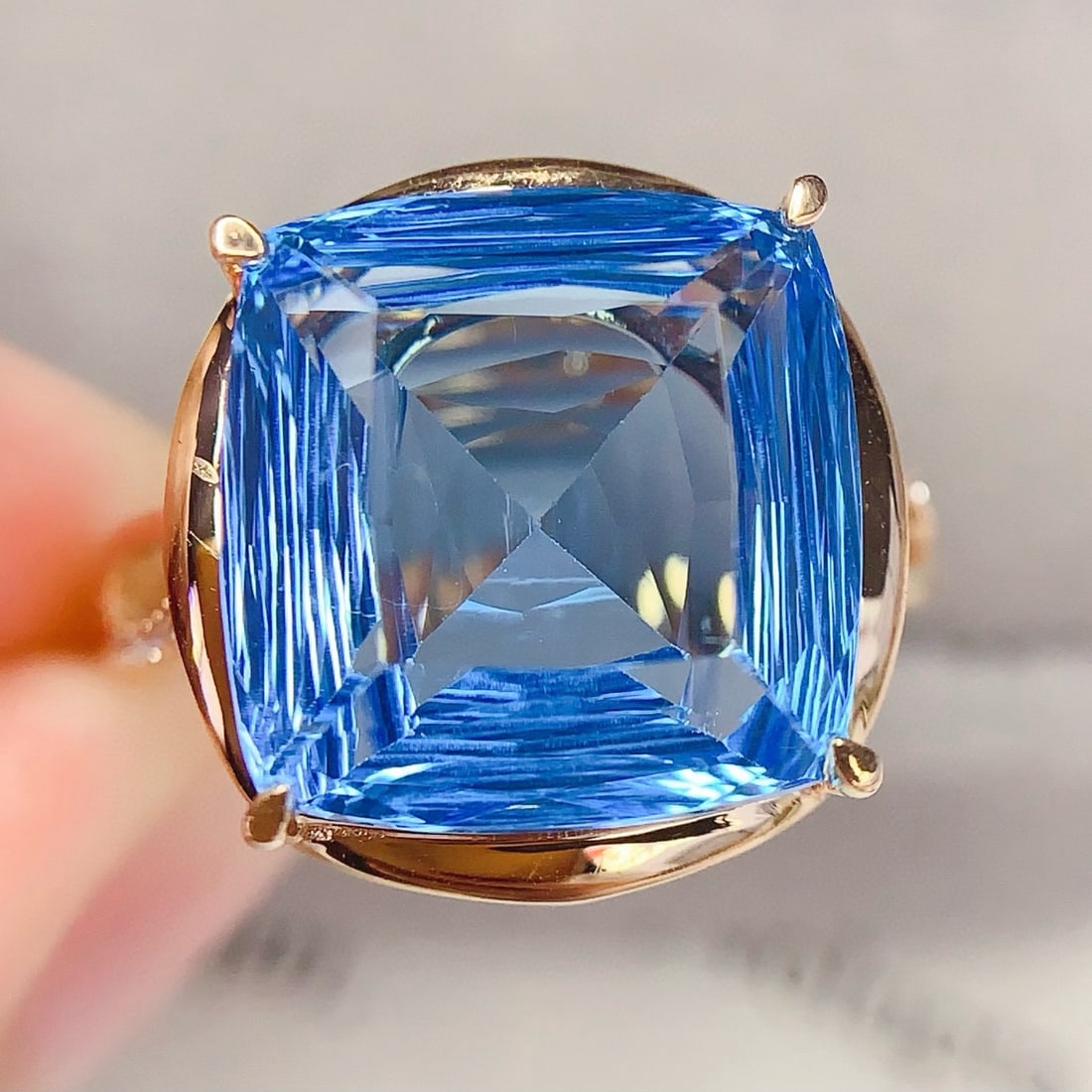 14k Gold 8.3 Ct Natural Topaz & Diamond Ring - 4