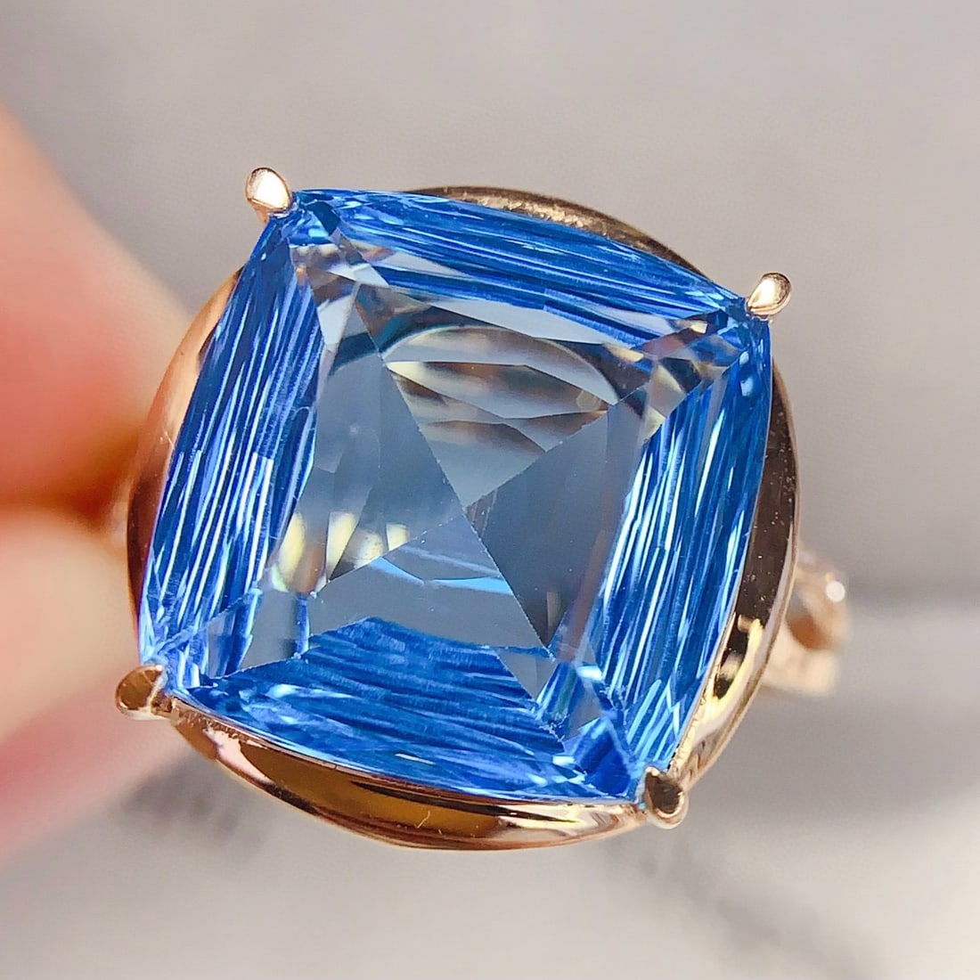 14k Gold 8.3 Ct Natural Topaz & Diamond Ring - 5