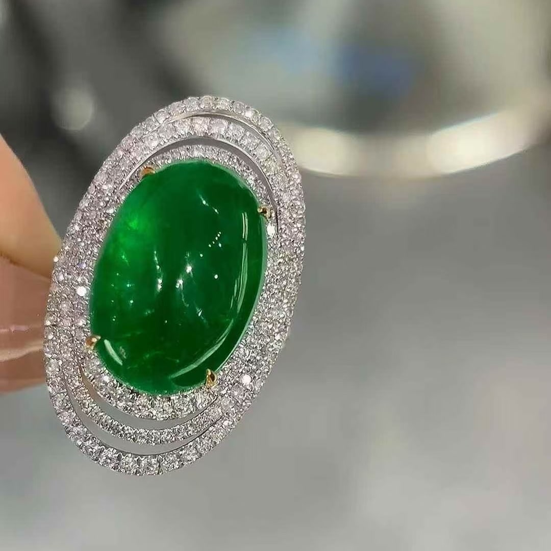 14k Gold 13.5 Ct Vivid Green Natural Emerald & Diamond Ring - 3