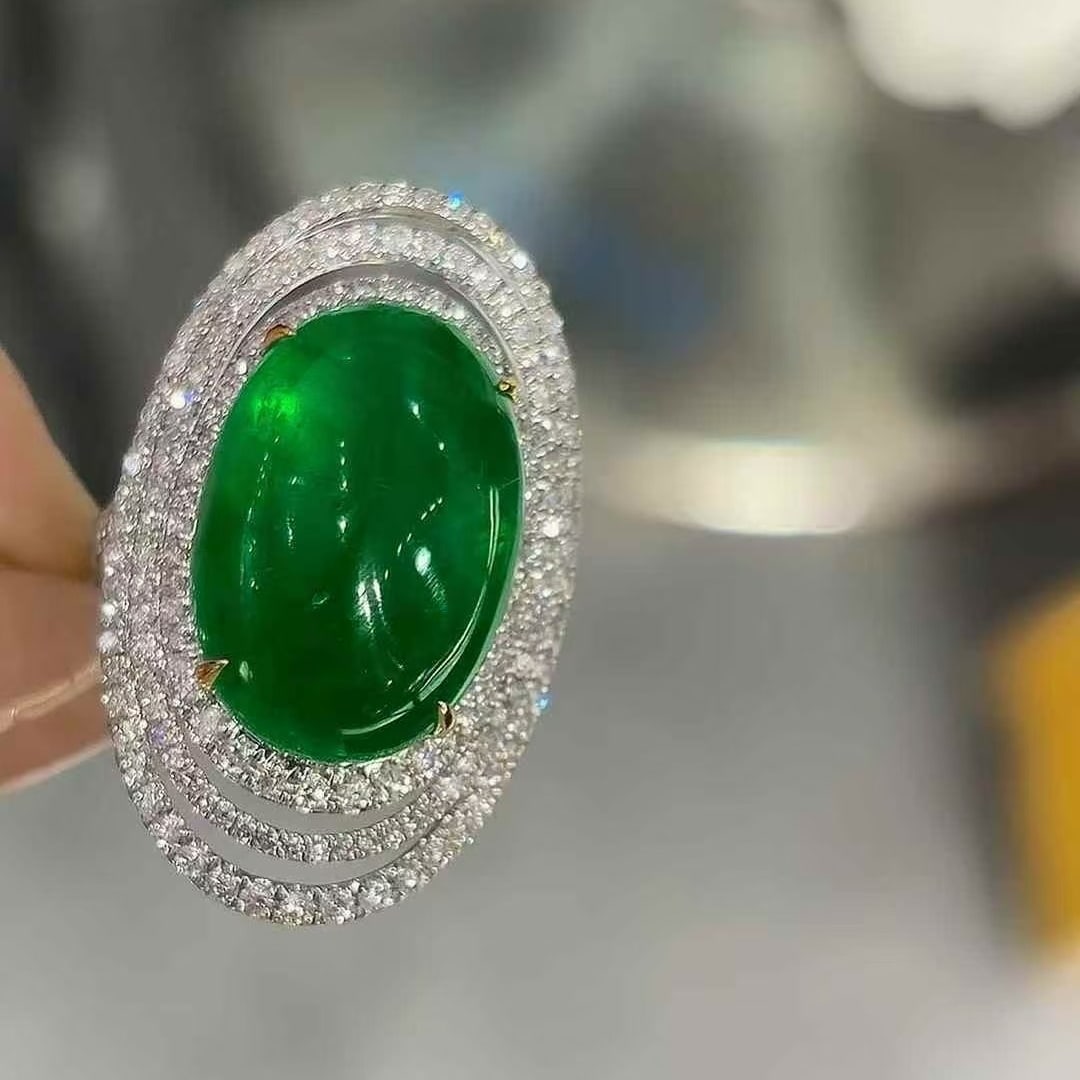 14k Gold 13.5 Ct Vivid Green Natural Emerald & Diamond Ring - 4