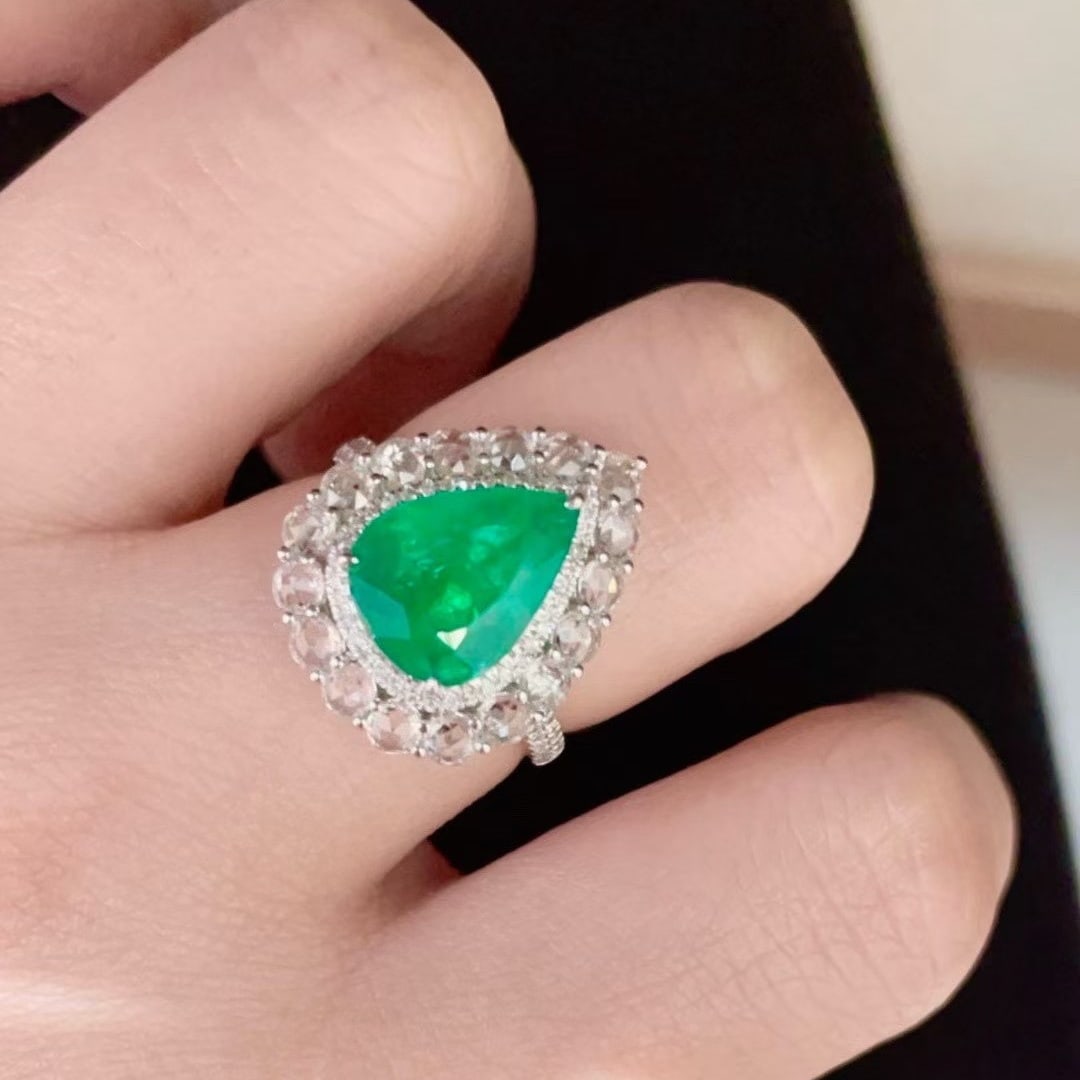 14k Gold 2.72 Ct Natural Emerald & Diamond & Sapphire Ring - 2