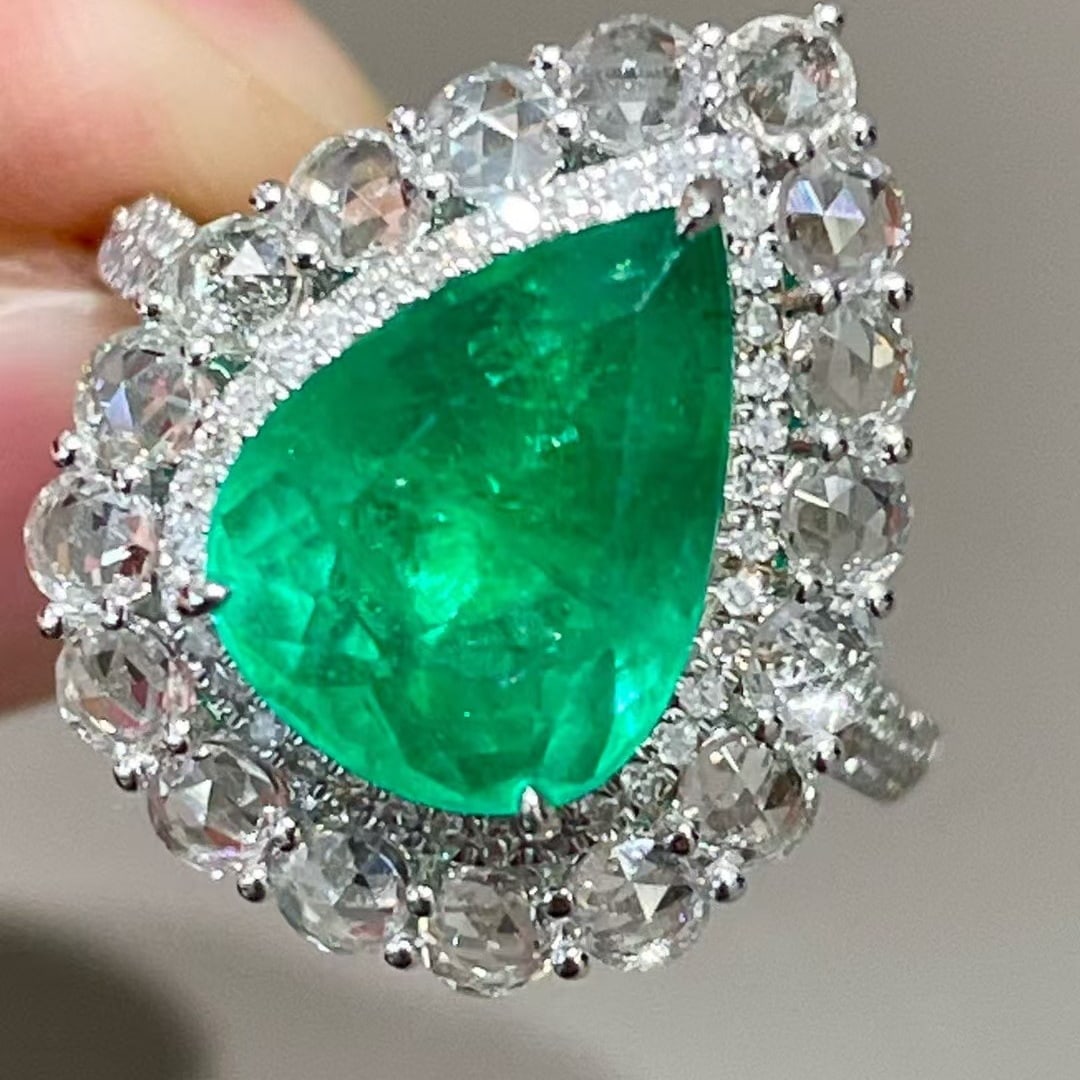 14k Gold 2.72 Ct Natural Emerald & Diamond & Sapphire Ring - 4
