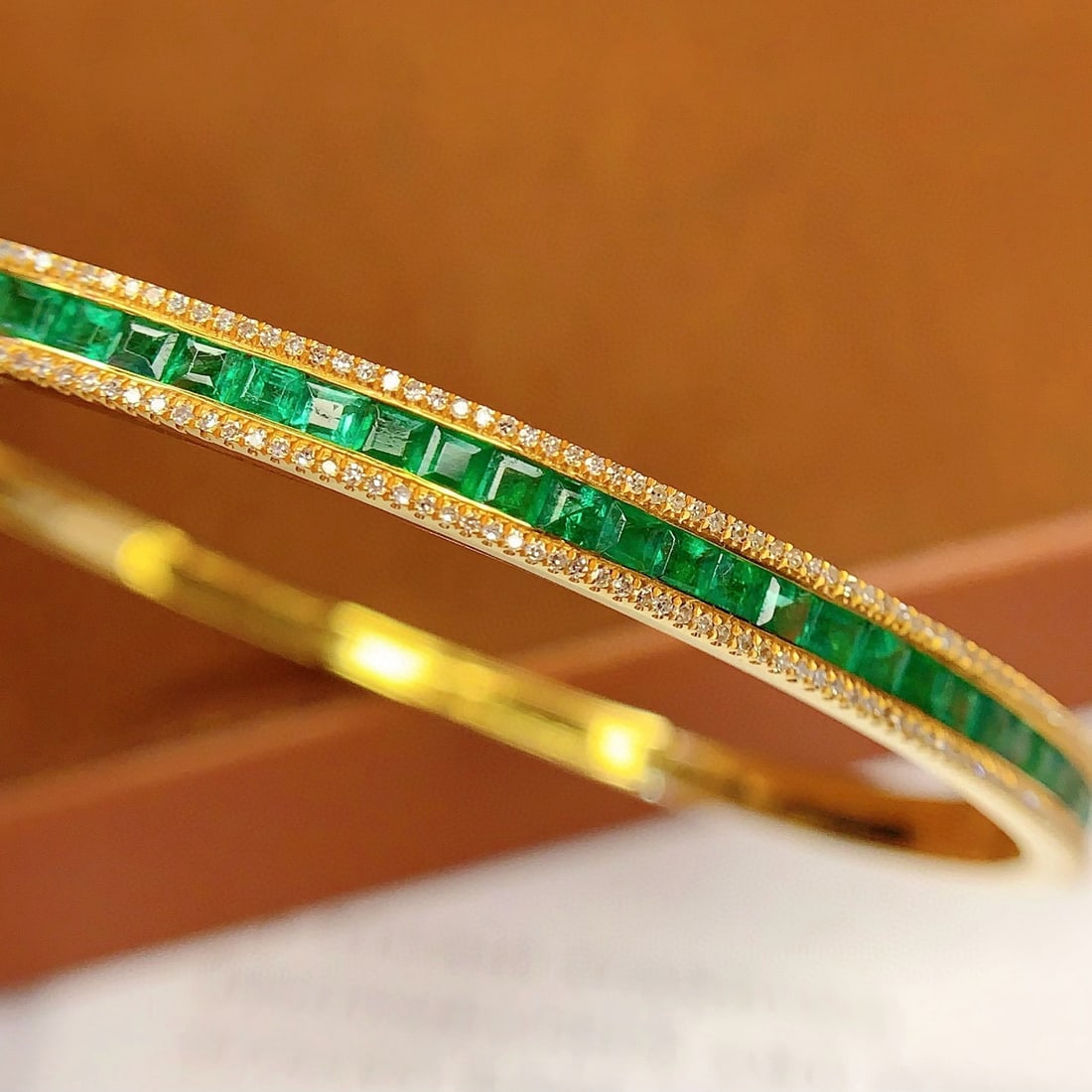 14k Gold 4 Ct Vivid Green Natural Emerald & Diamond Bangle - 4