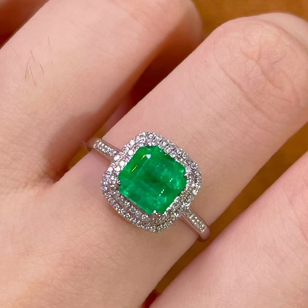 14k Gold 1.7 Ct Vivid Green Natural Emerald & Diamond Ring - 3