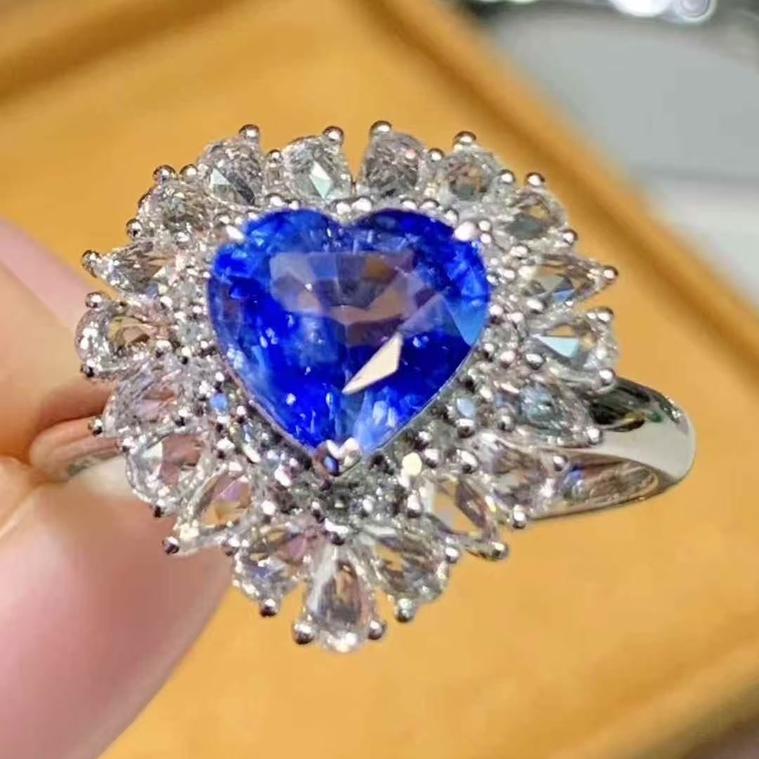 14k Gold 1.5 Ct Natural Sapphire & Diamond Ring - 3