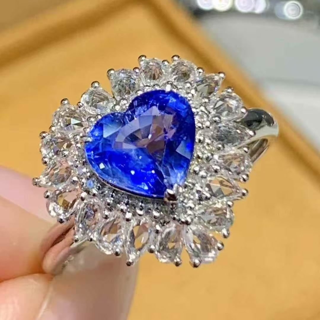 14k Gold 1.5 Ct Natural Sapphire & Diamond Ring - 4