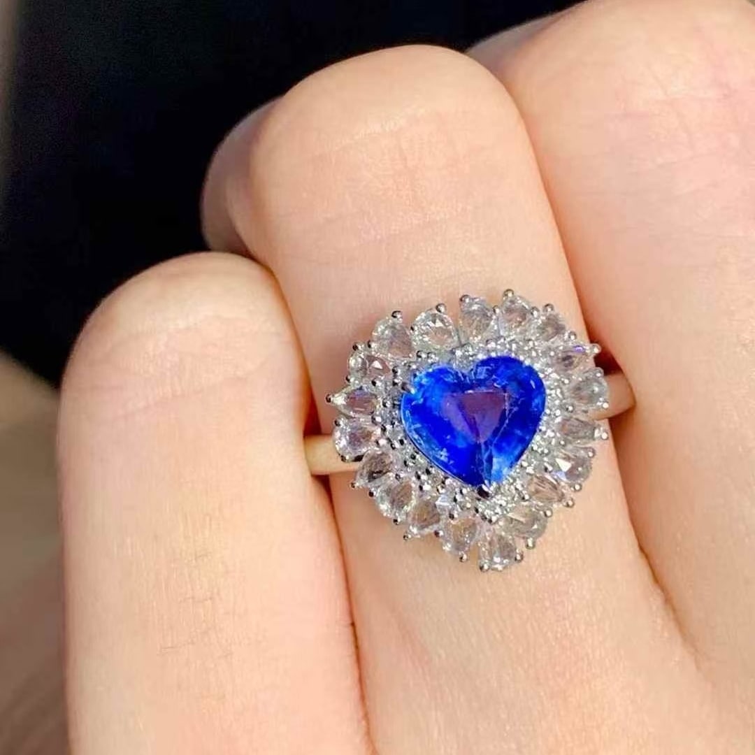 14k Gold 1.5 Ct Natural Sapphire & Diamond Ring - 5