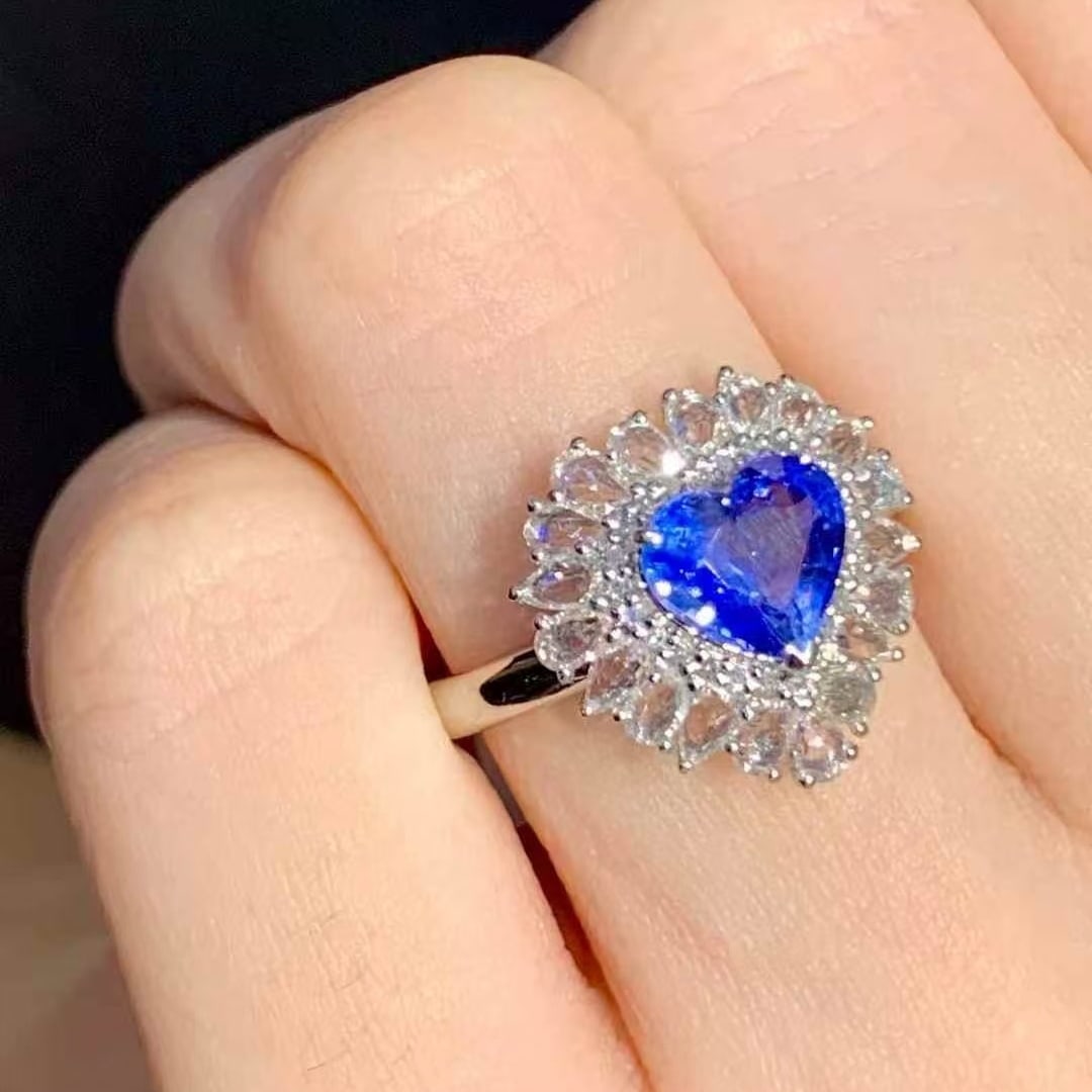 14k Gold 1.5 Ct Natural Sapphire & Diamond Ring - 6
