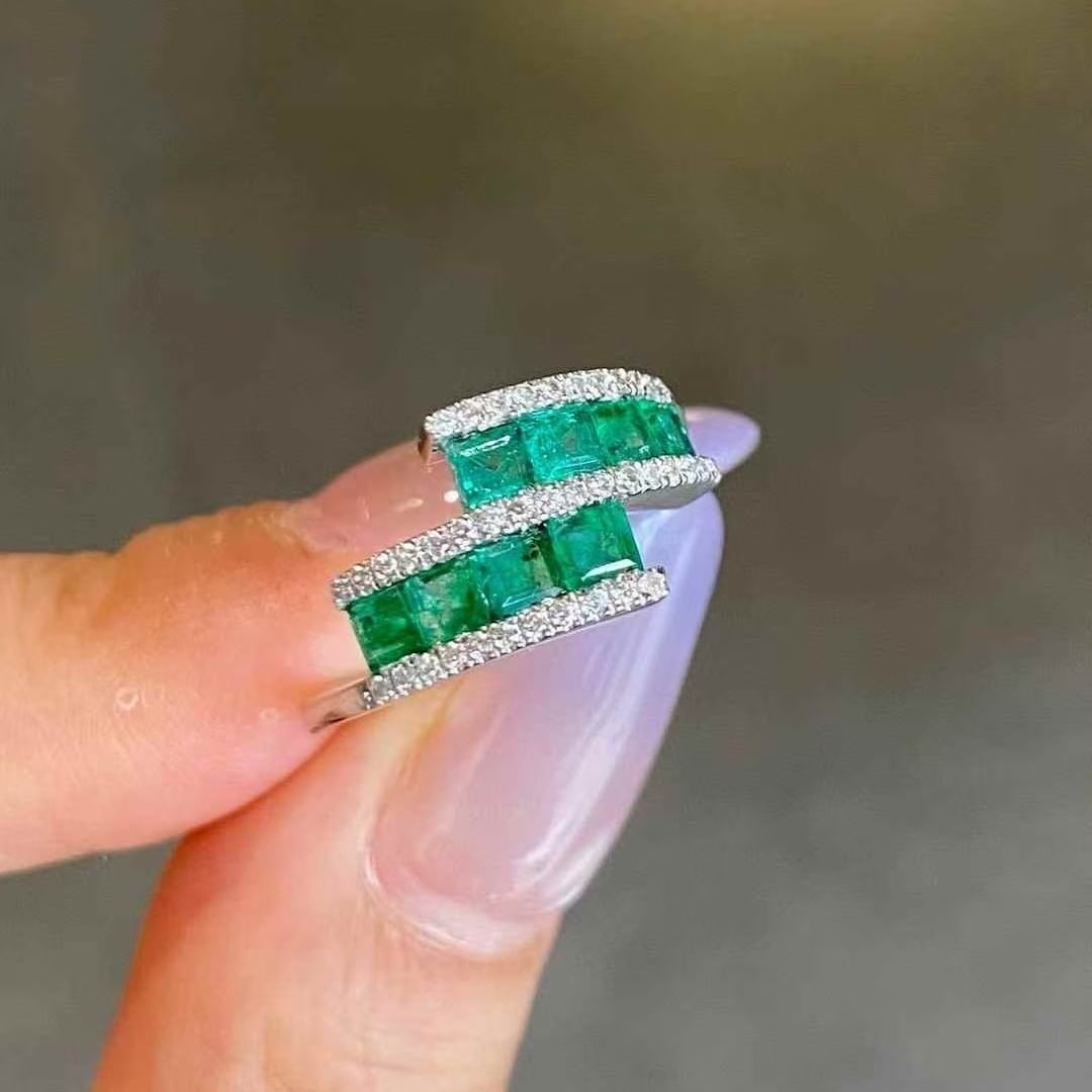 14k Gold 1 Ct Natural Emerald & Diamond Ring: Ref:231063216 // gold content:14k gold // ring size:7. 25us // // main gemstone:emerald // shape:square // carat weight:1ct // color:green // treatment:natural // // adjacent gemstone 2 : diamond // s