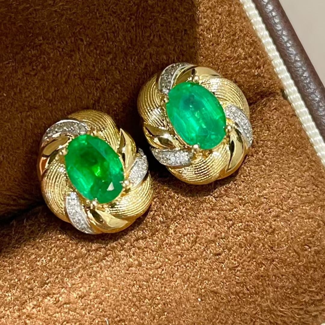 14k Gold 1.5 Ct Vivid Green Natural Emerald & Diamond Earrings - 2