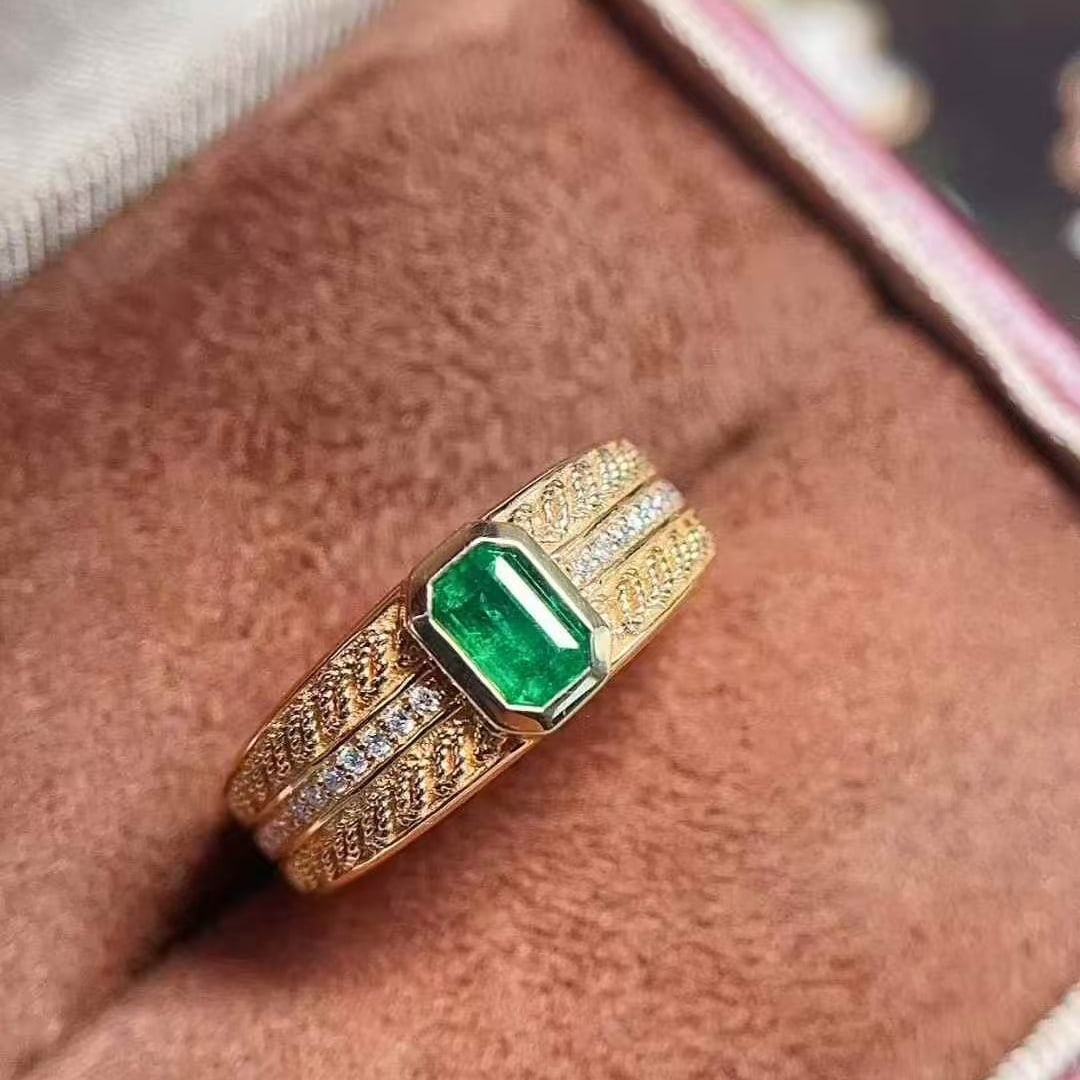 14k Gold 0.62 Ctw Vivid Green Natural Emerald & Diamond Ring - 2