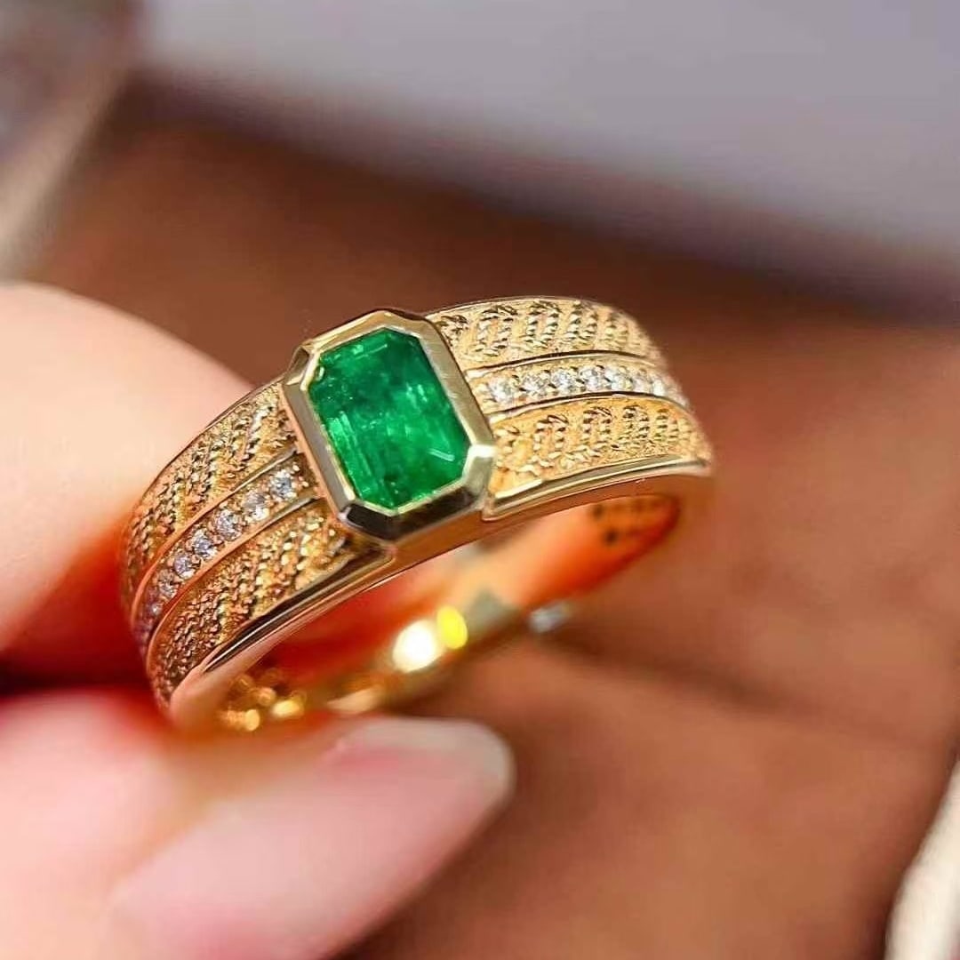 14k Gold 0.62 Ctw Vivid Green Natural Emerald & Diamond Ring - 4