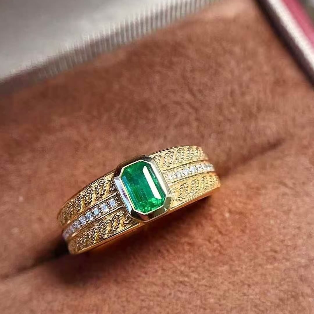14k Gold 0.62 Ctw Vivid Green Natural Emerald & Diamond Ring - 5