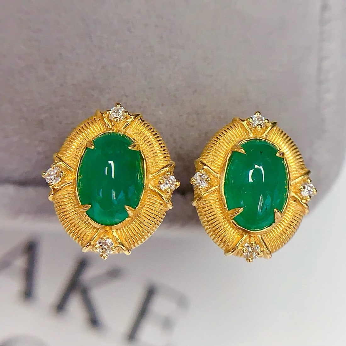 14k Gold 2 Ct Natural Emerald & Diamond Earrings - 3